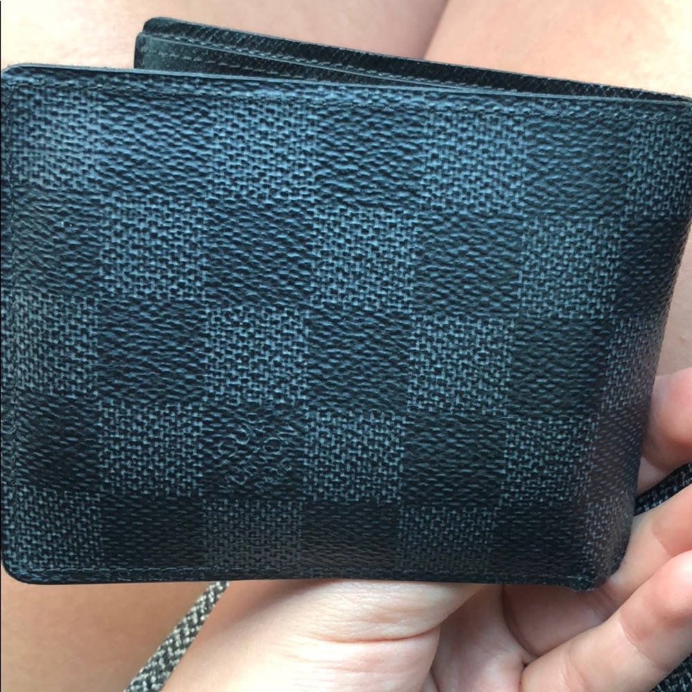 Men’s Louis Vuitton black Damier wallet